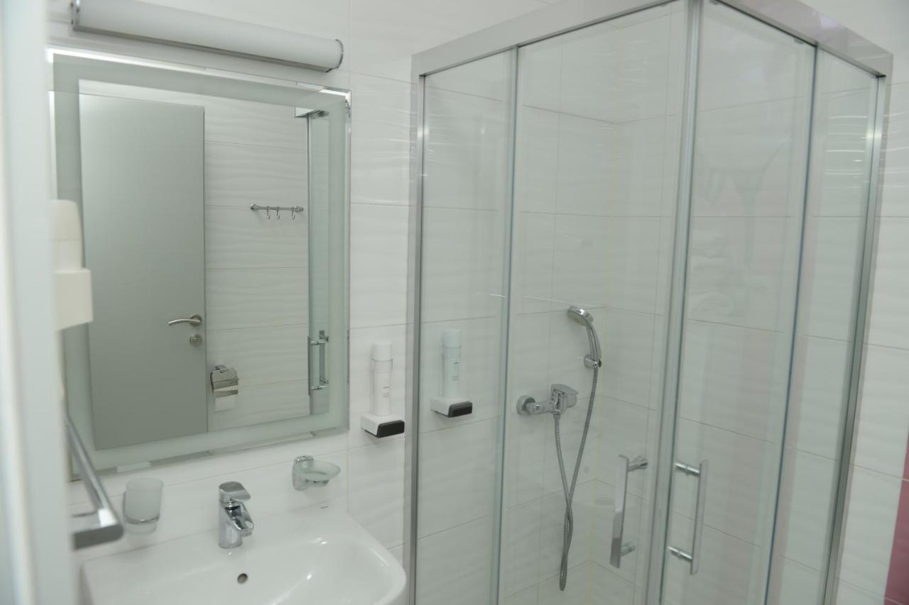 Hotel Sunce Kraljevo Bagian luar foto